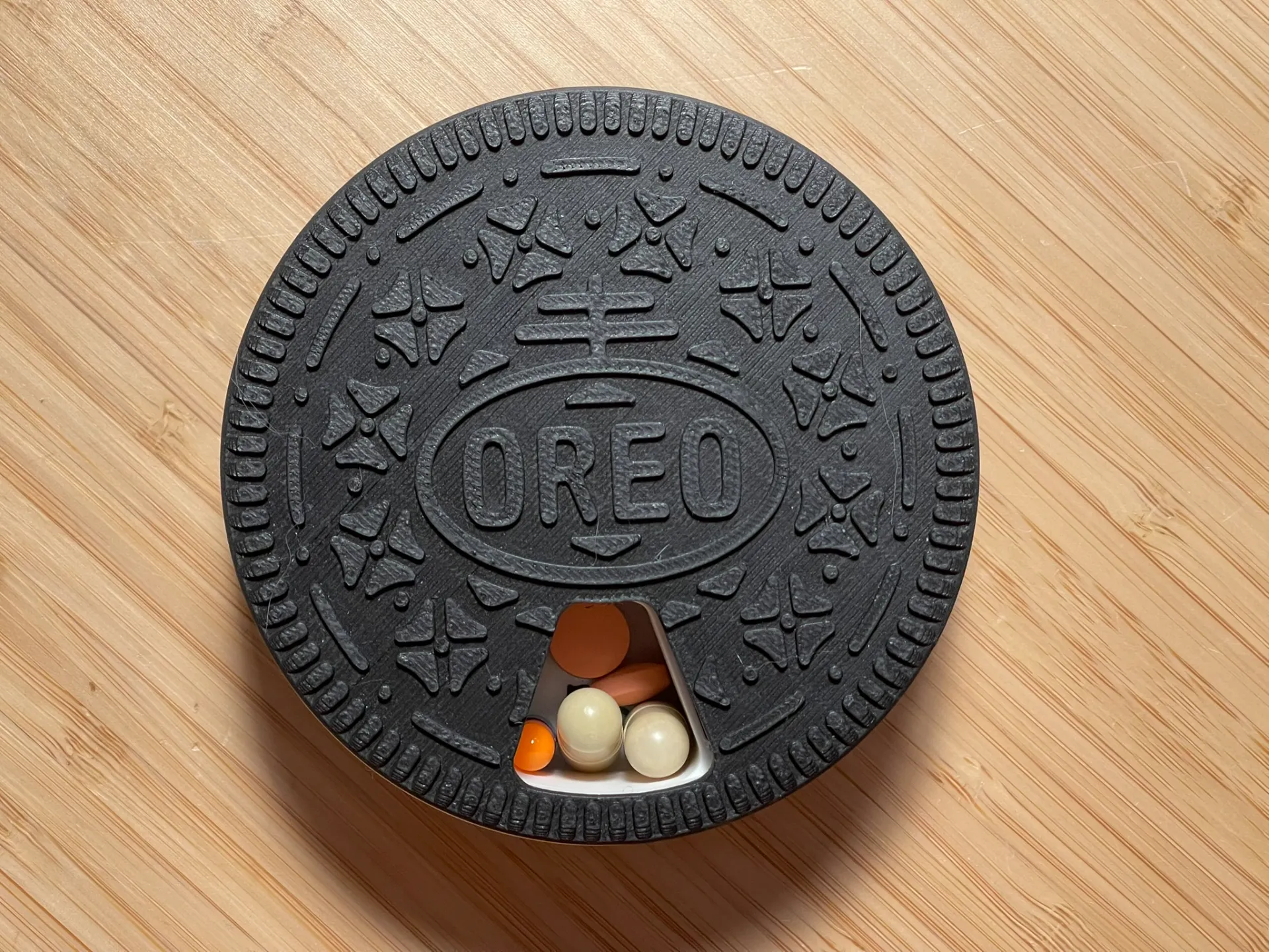 Fidget pill organizer, Oreo Shaped