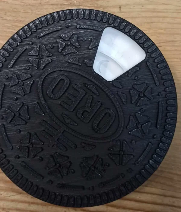 Fidget pill organizer, Oreo Shaped - Image 4