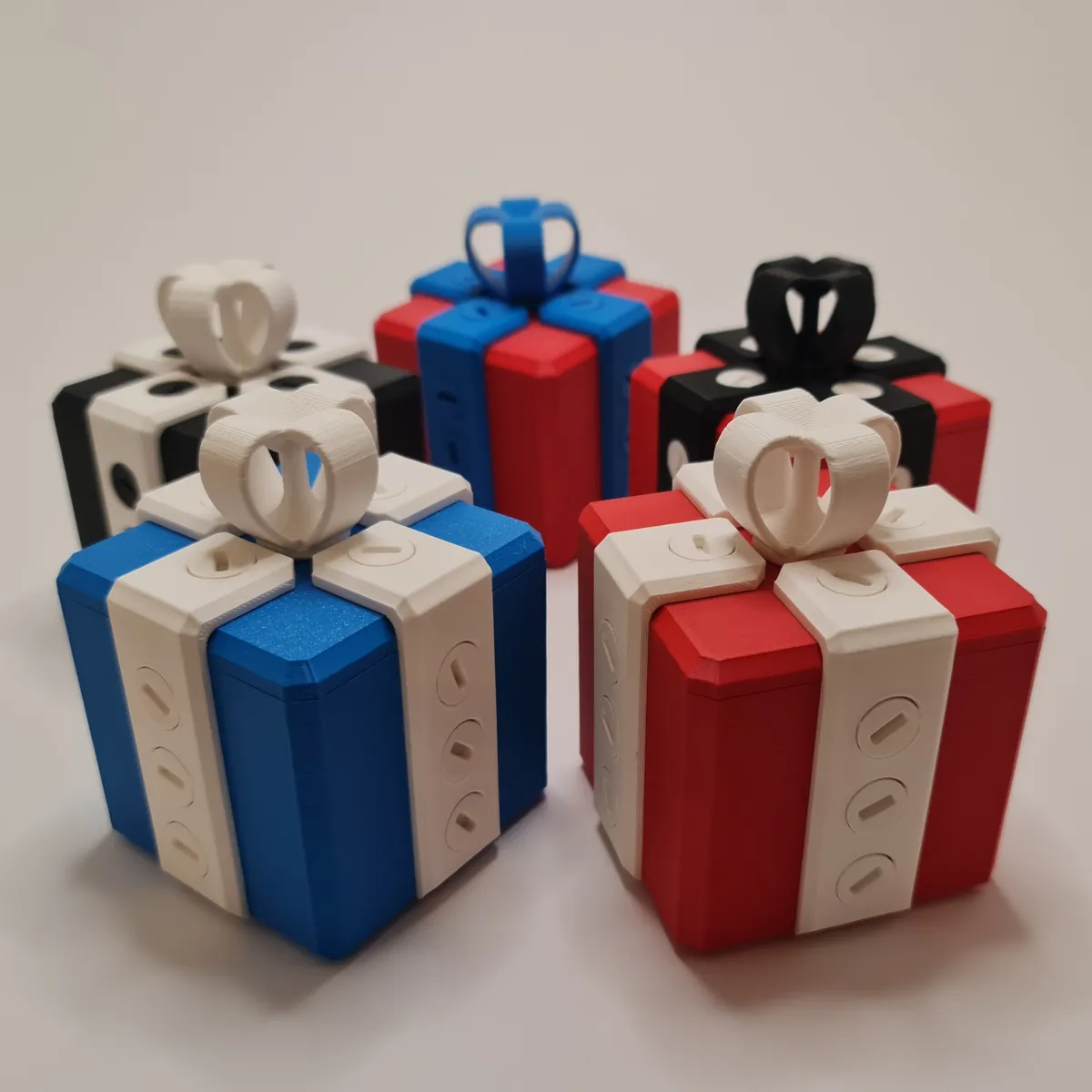 GiftBox with screws