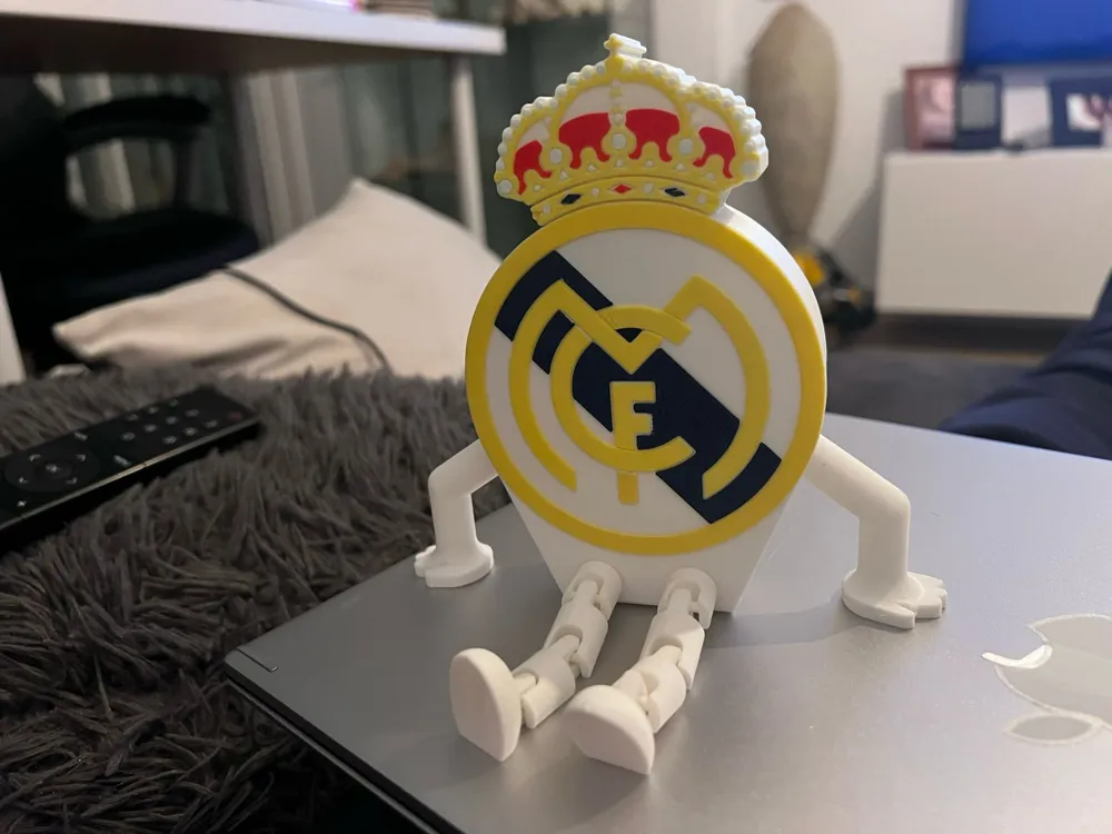 Real Madrid with legs - Image 3